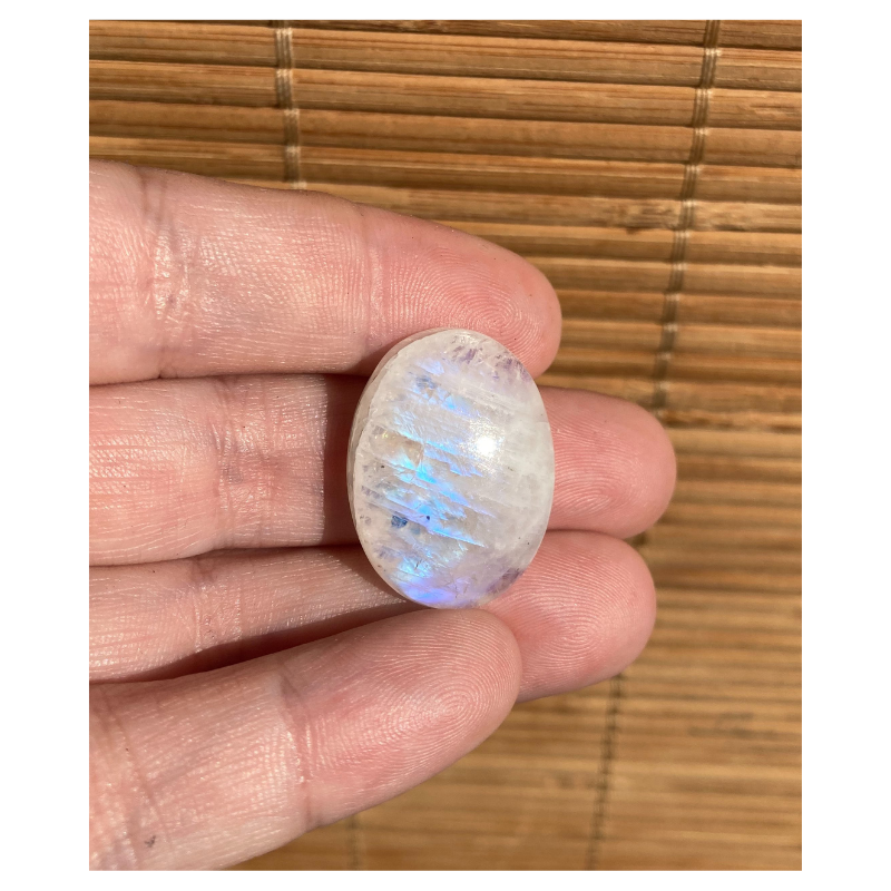 Pierre de Lune Bleu Cabochon