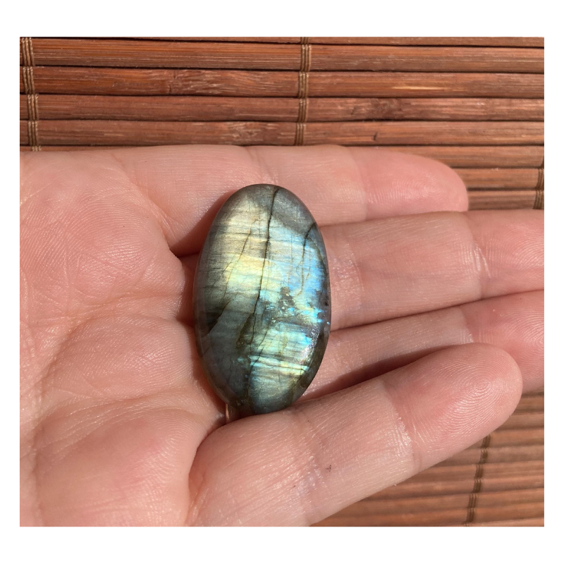 Pierre Labradorite Cabochon ovale