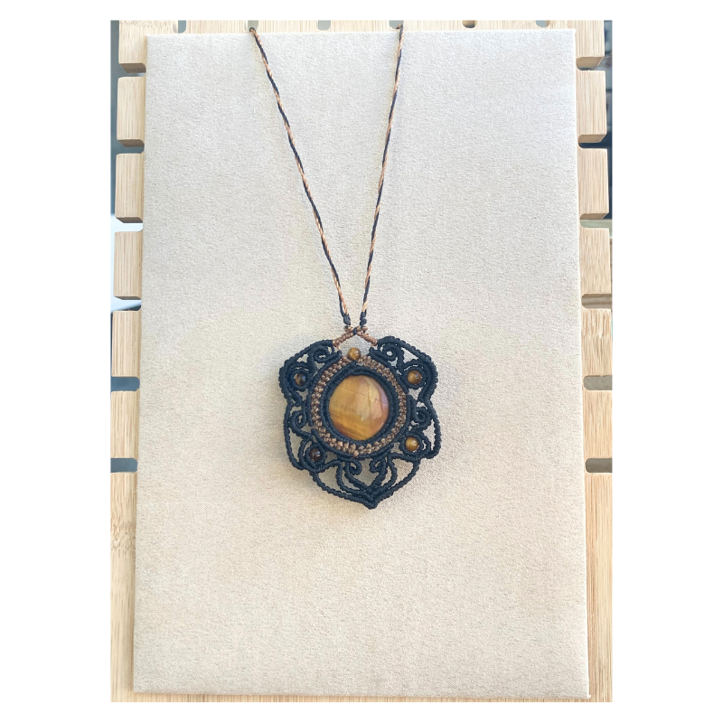 Collier Mandala en Œil de Tigre