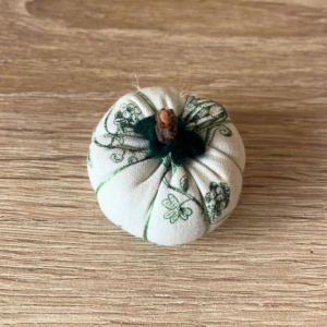 Pic aiguilles couture fait main blanc et vert pic aiguilles couture blanc vert fait main coussin porte aiguilles artisanal