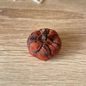 Pic aiguilles couture fait main pic aiguilles couture fait main coussin porte aiguilles tissu marron